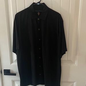 Tommy Bahama Black Short Sleeve Shirt 100% silk